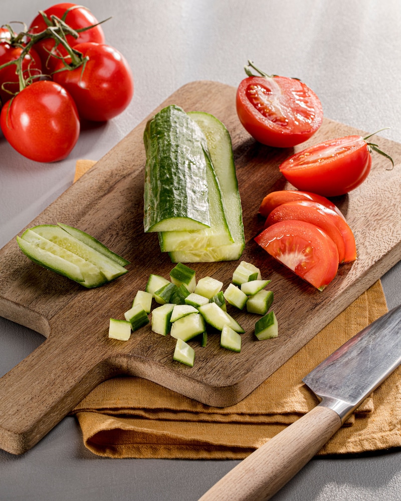 Dieses Bild zeigt die geschnittenen Gurken und Tomaten.