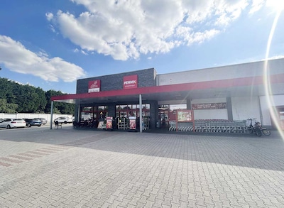 Sie sehen den Eingang vom Penny Markt in Oberhausen - Schmachtendorf, Gabelstr. 53a