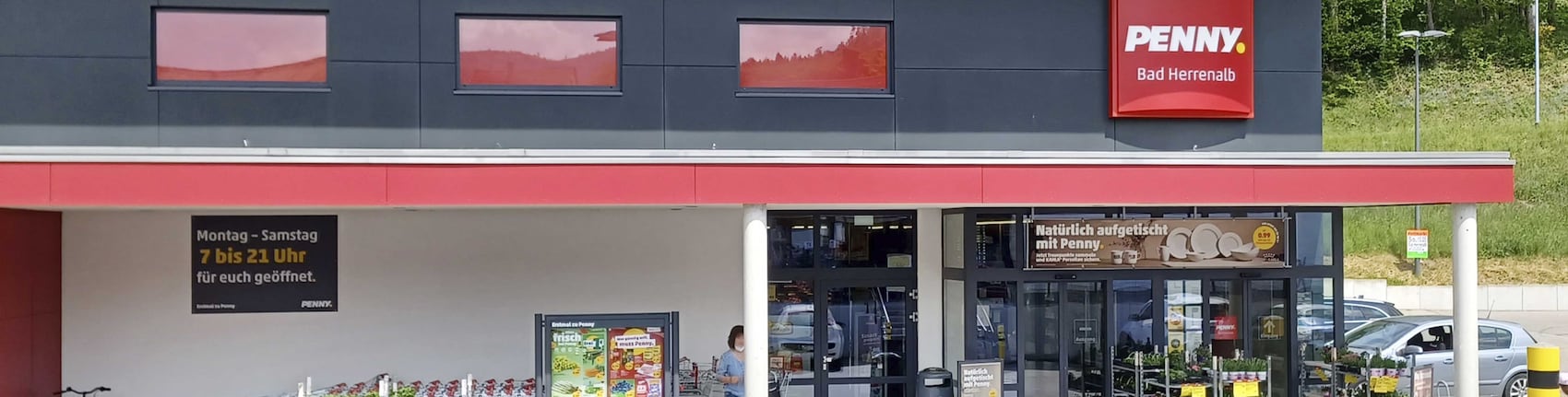 Sie sehen den Eingang vom Penny Markt in Bad Herrenalb, Ettlinger Str. 54