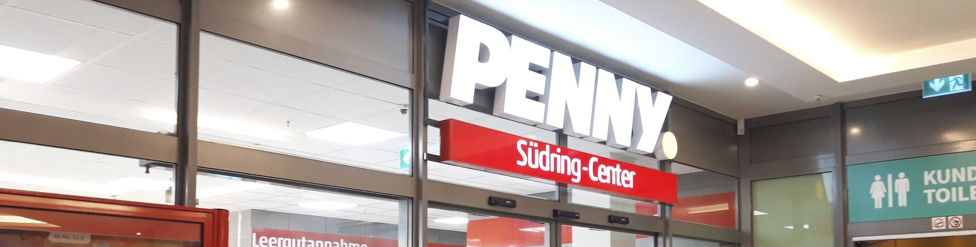 Sie sehen den Eingang vom Penny Markt in Frankfurt/Oder Alexej-Leonow-Str. 2A-d