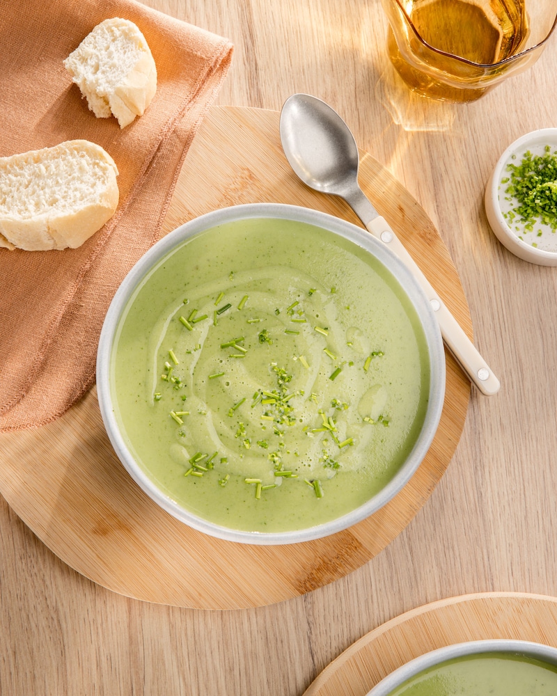 Dieses Bild zeigt die fertige Brokkolicremesuppe.