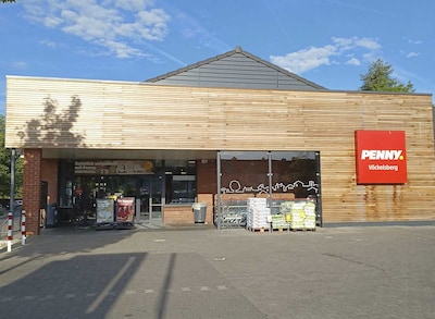Sie sehen den Eingang vom Penny Markt in Eschweiler Dürener Str. 159
