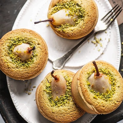 Birnen-Tartes mit Pistazien