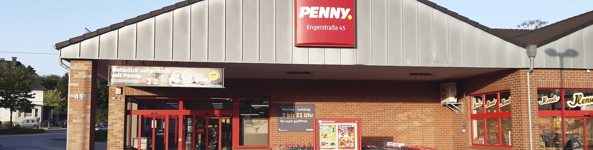 Sie sehen den Eingang vom Penny Markt in Herford, Engerstr. 45