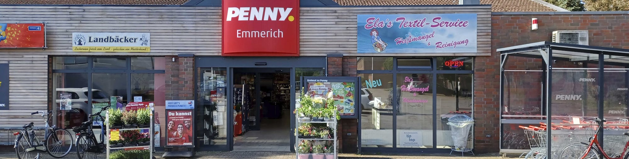 sie sehen den Eingang vom Penny Markt Emmerich Nierenberger Str. 26