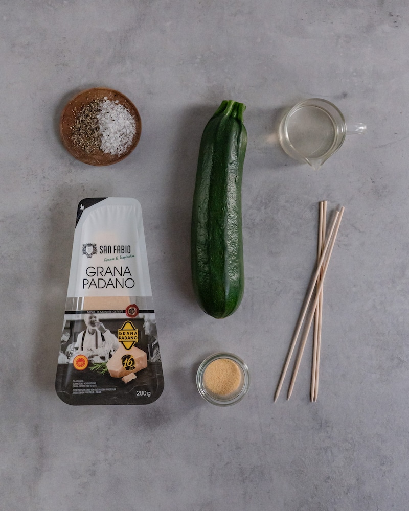 Dieses Bild zeigt die Zutaten für die Langos mit Stäbchen.