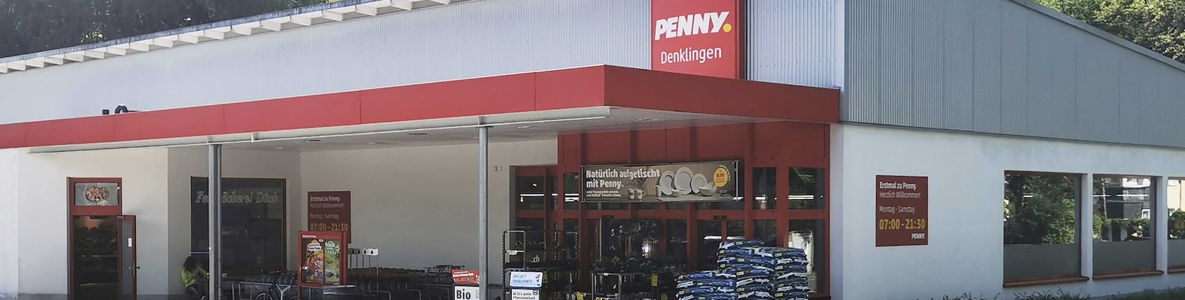Sie sehen den Eingang vom Penny Markt in Reichshof – Denklingen Hauptstrasse 4-8