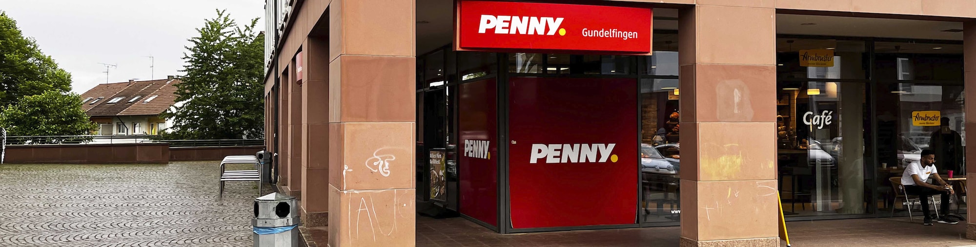 Sie sehen den Eingang vom Penny Markt in Gundelfingen, Alte Bundesstr. 37