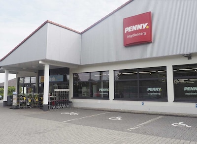 Sie sehen den Eingang vom Penny Markt in Bad Honnef – Aegidienberg Aegidienberger Strasse 71