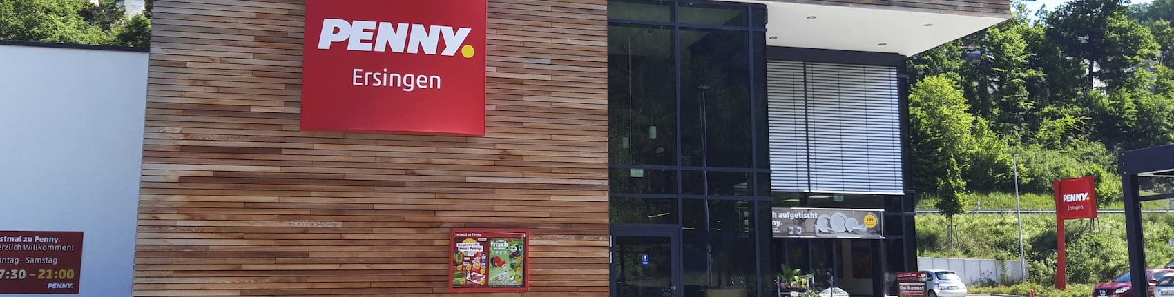 Sie sehen den Eingang vom Penny Markt in Kämpfelbach-Ersingen, Raiffeisenstr. 15