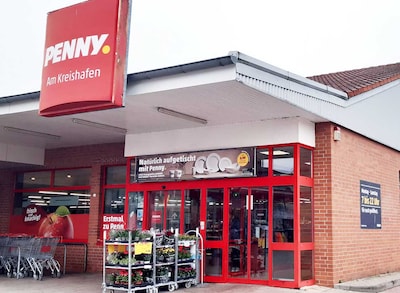 sie sehen den Eingang vom Penny Markt in Rendsburg Alte Kieler Landstr. 22-26
