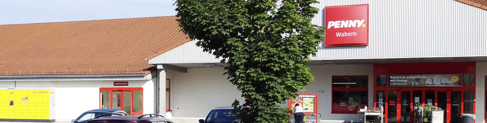 Sie sehen den Eingang vom Penny Markt in Wabern, Alte Kasseler Strasse 15