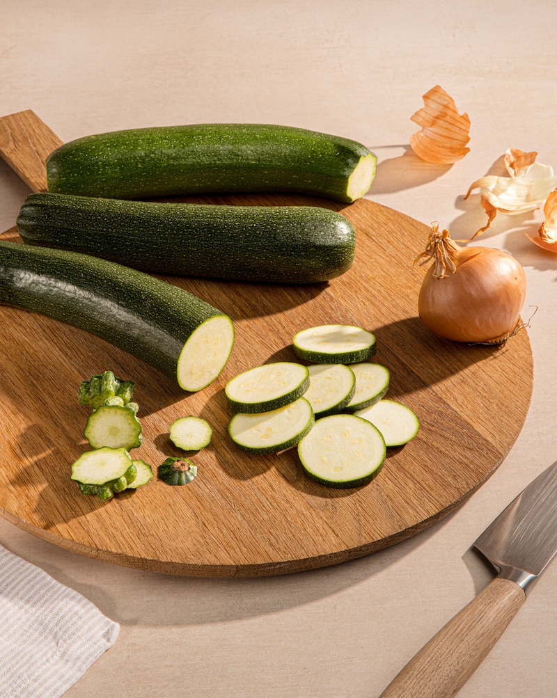 Dieses Bild zeigt geschnittene Zucchini.