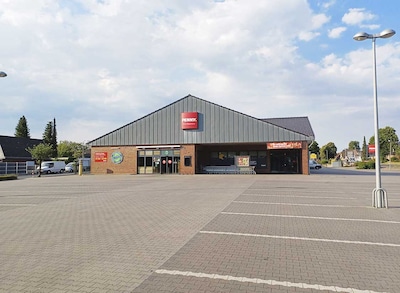 Sie sehen den Eingang vom Penny Markt in Scheessel, Bremer Str. 16
