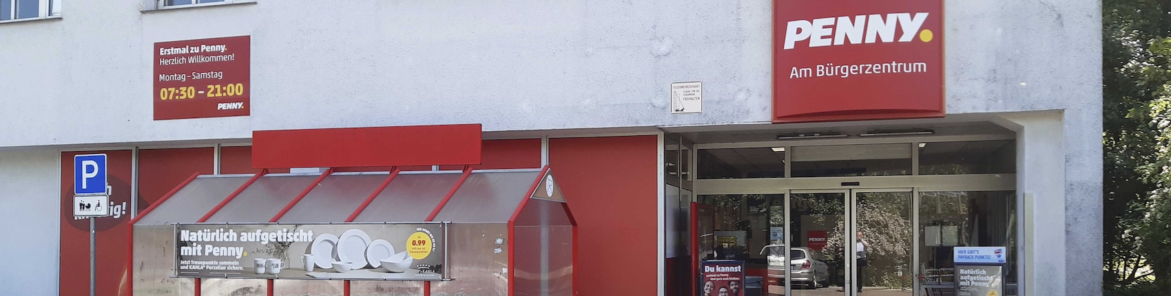 Sie sehen den Eingang vom Penny Markt in Waiblingen, Winnender Straße 30/1