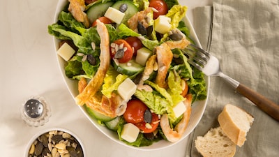 Salat mit Putenstreifen