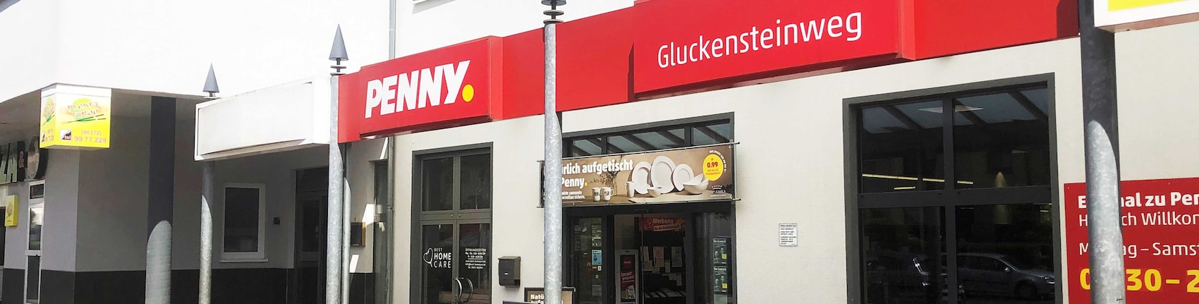 Sie sehen den Eingang vom Penny Markt in Bad Homburg, Gluckensteinweg 89