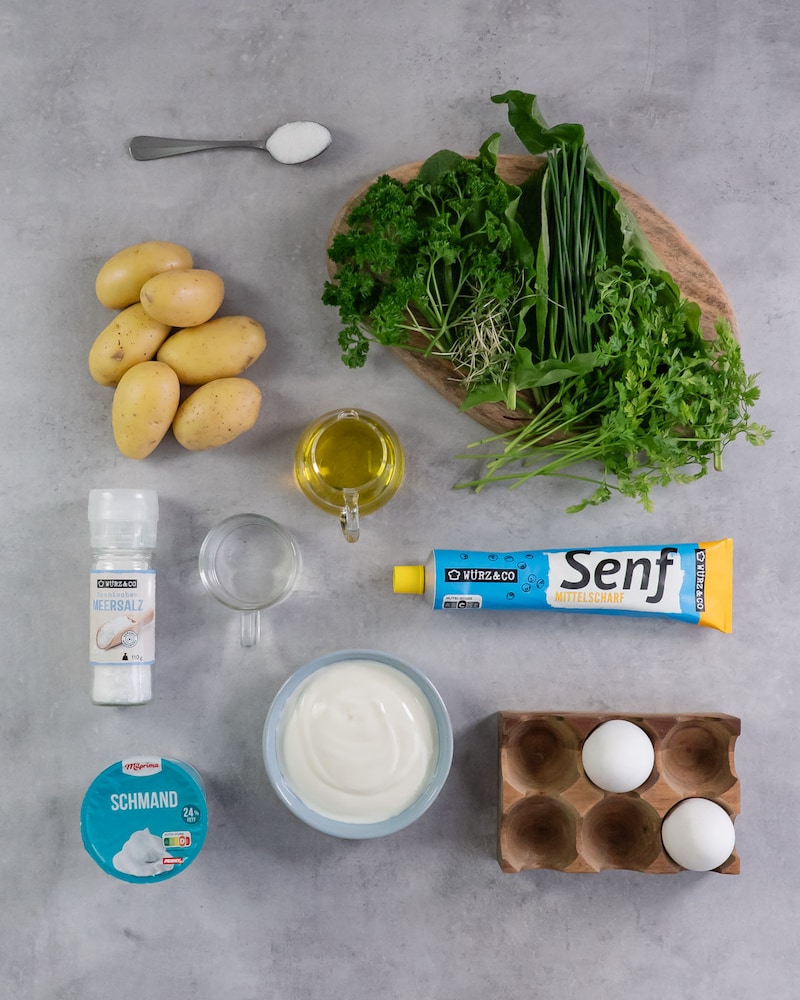 Auf diesem Bild siehst du alle Zutaten für Mo Müllers Frankfurter Grüne Soße.