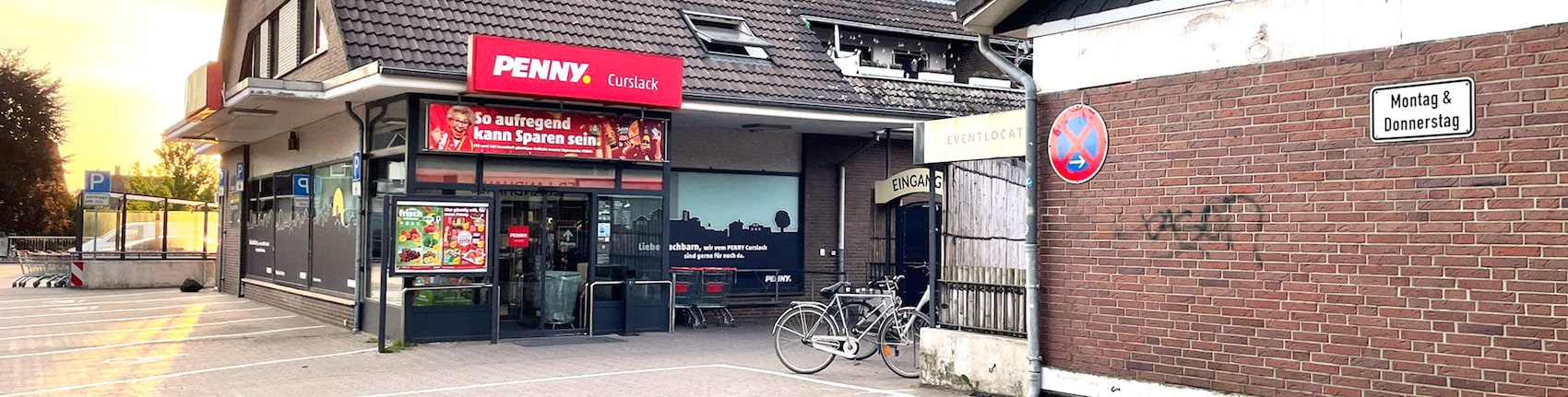 Sie sehen den Eingang vom Penny Markt in Hamburg/Curslack, Curslacker Heerweg 2A