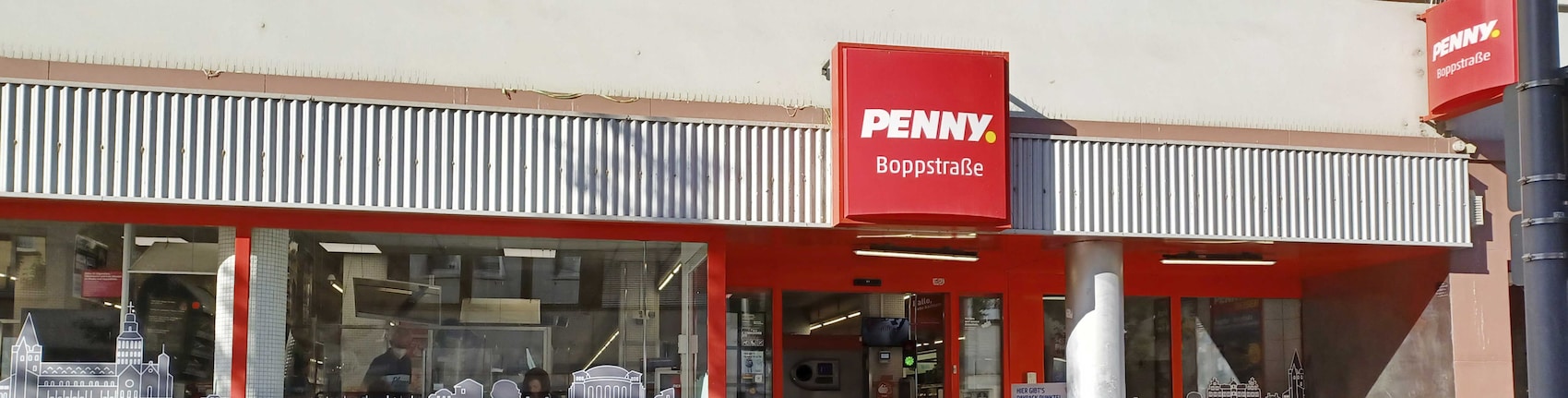 Sie sehen den Eingang vom Penny Markt in Mainz/Neustadt, Boppstr. 11