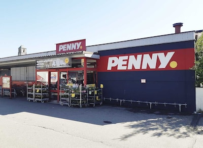 Sie sehen den Eingang vom Penny Markt in Wasserburg Bruckmühlweg 4