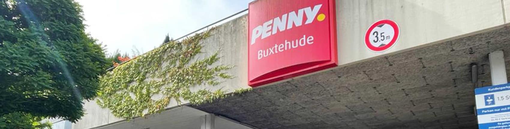 Sie sehen den Eingang vom Penny Markt in Buxtehude, Poststr. 7-9