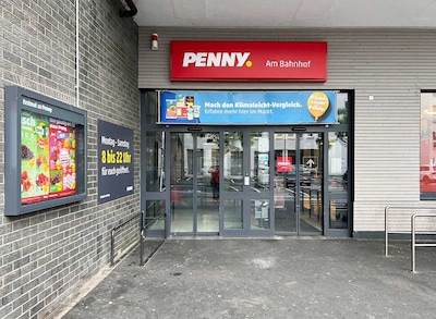 Sie sehen den Eingang vom Penny Markt in Hagen, Graf-von-Galen-Ring 24