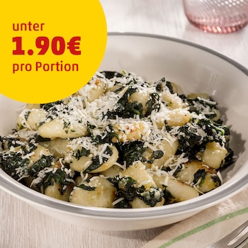 Dieses Bild zeigt die fertigen Gnocchi mit Spinat.