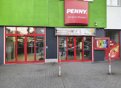 Sie sehen den Eingang vom Penny Markt in Bochum - Hamme, Herner Strasse 107-109B