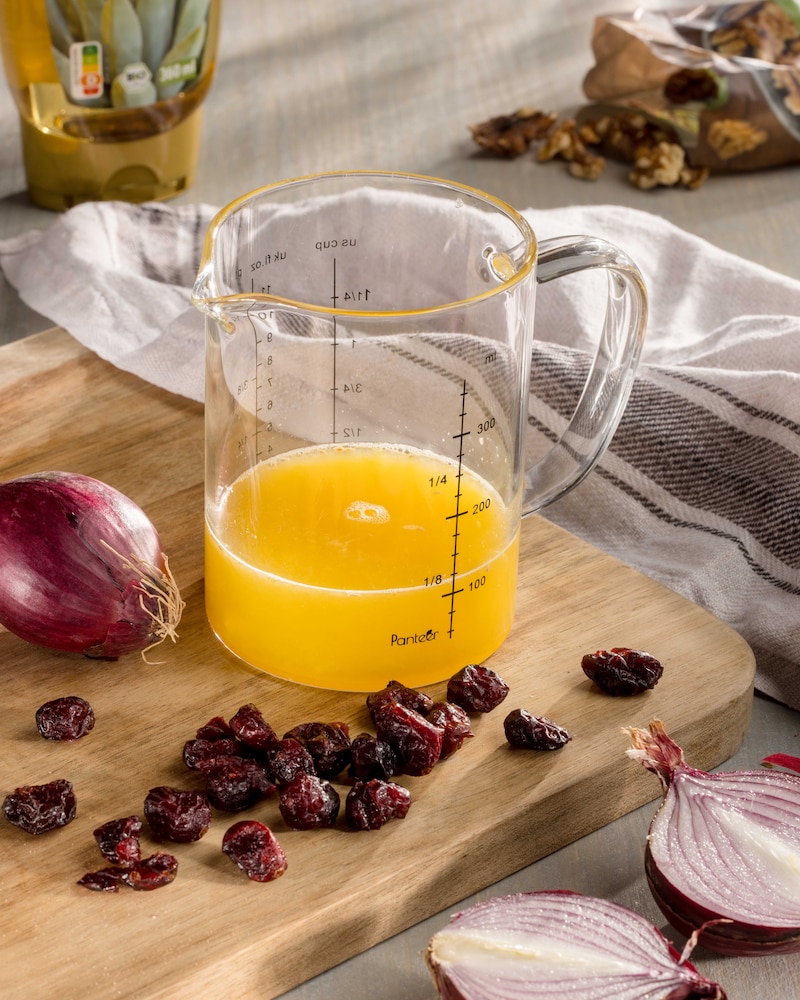 Dieses Bild zeigt geschnittenen Rotkohl.