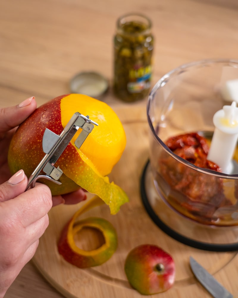 Tomaten-Mango-Marinade mit Kapern