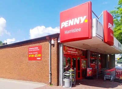 Sie sehen den Eingang vom Penny Markt in Harrislee Musbeker Weg 1