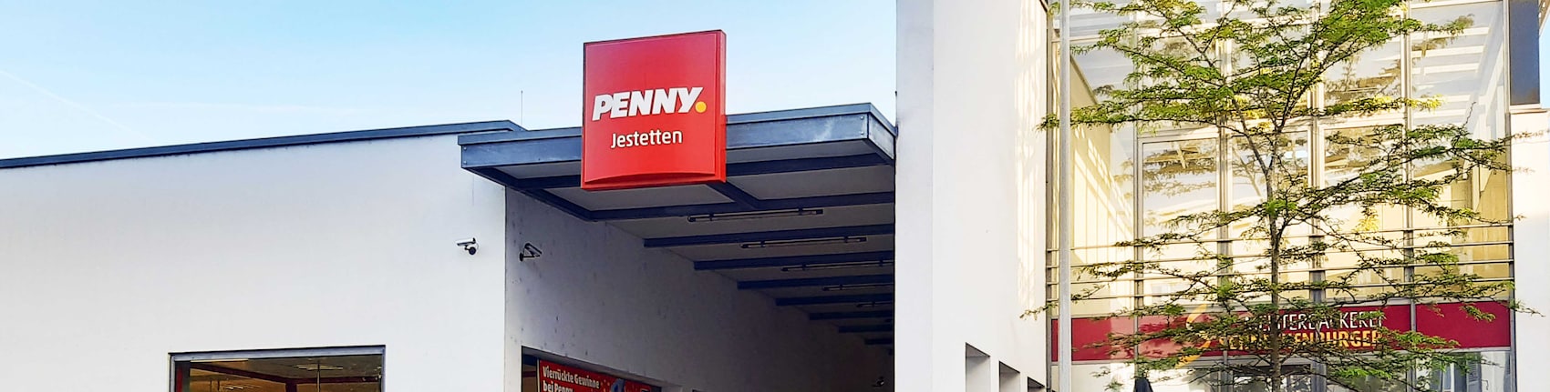 sie sehen den Eingang vom Penny Markt in Jestetten Waldshuter Strasse 1