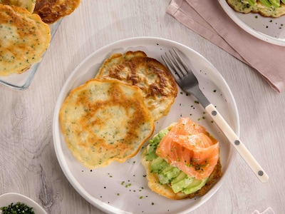 Dieses Bild zeigt die fertigen herzhaften Pfannkuchen.