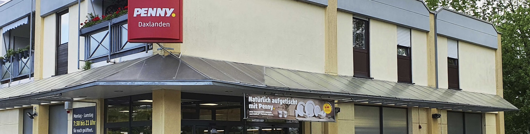 Sie sehen den Eingang vom Penny Markt in Karlsruhe/Daxlanden, Bert-Brecht-Str. 64-66