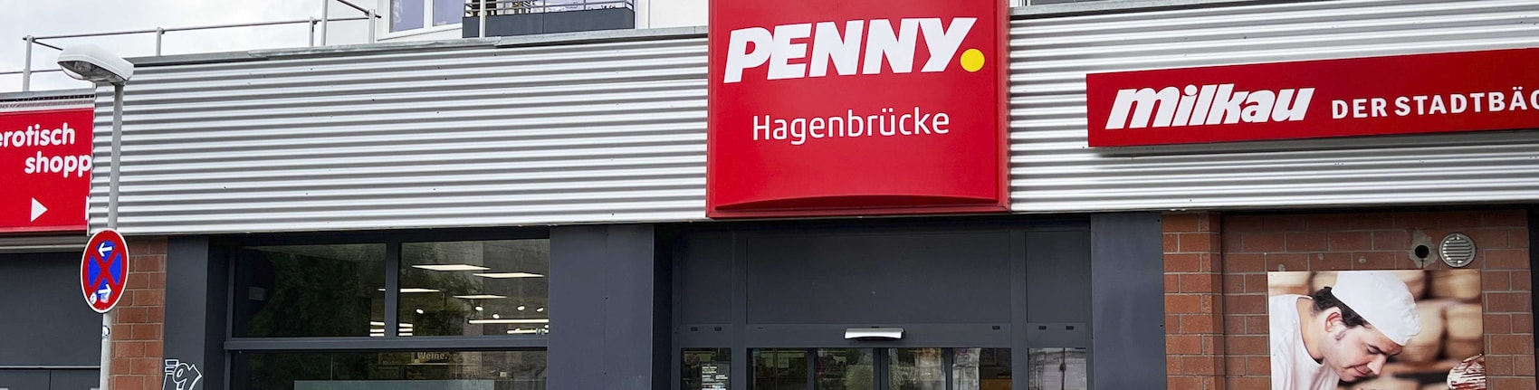 Sie sehen den Eingang vom Penny Markt in Braunschweig/Innenstadt, Hagenbruecke 8/9