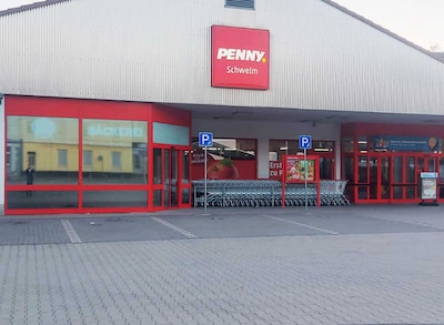 Sie sehen den Eingang vom Penny Markt in Schwelm, Kaiserstr. 71