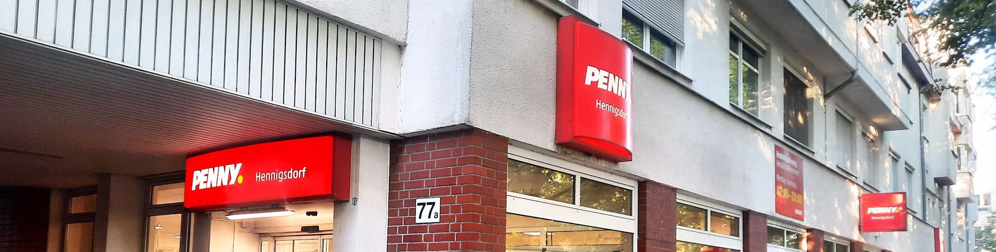 Sie sehen den Eingang vom Penny Markt in Hennigsdorf Berliner Str. 77A