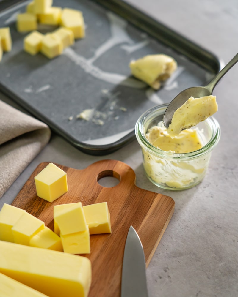 Dieses Bild zeigt die Vorbereitung für Butter. 