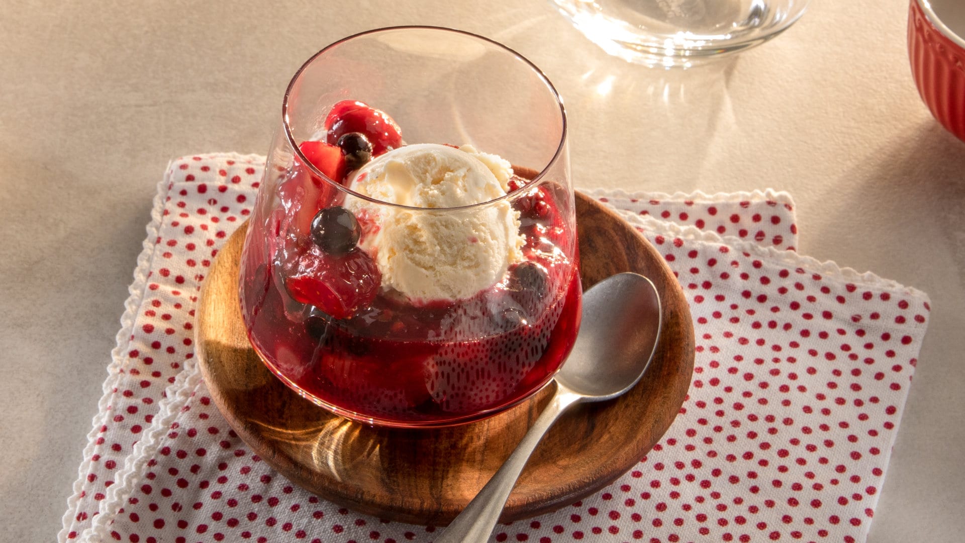 Rote Grütze im Glas