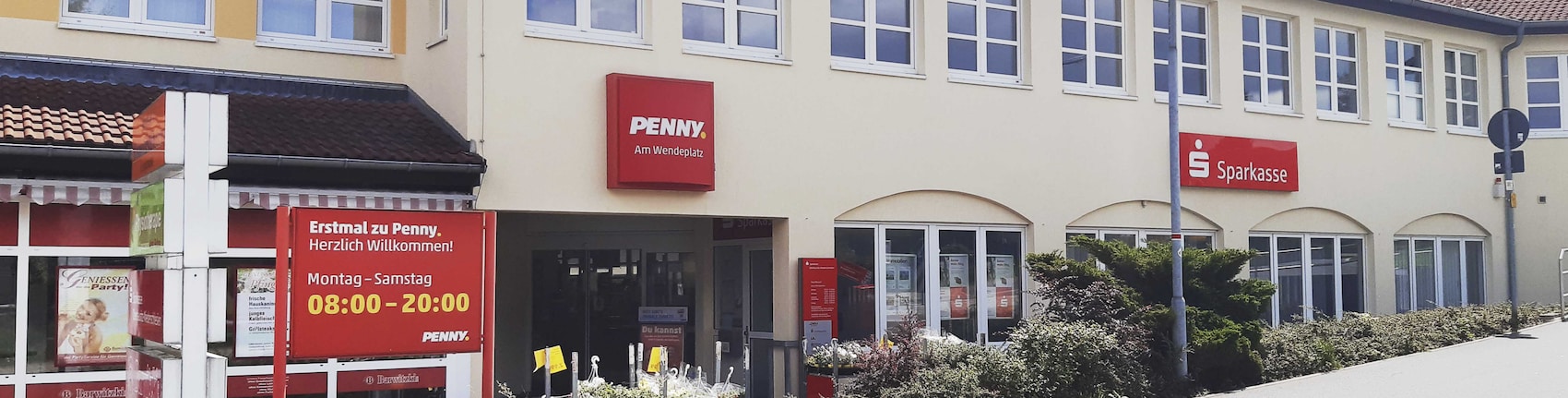 Sie sehen den Eingang vom Penny Markt in Olbersdorf Julius-Ringehan-Str. 35