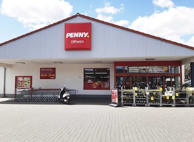 Sie sehen den Eingang vom Penny Markt in Limburg/Offheim, Kapellenstr. 4 A