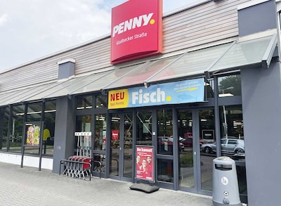Sie sehen den Eingang vom Penny Markt in Essen - Altenessen, Gladbecker Str. 401