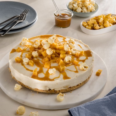 Dieses Bild zeigt unsere Apfel-Butterkarmelltorte.