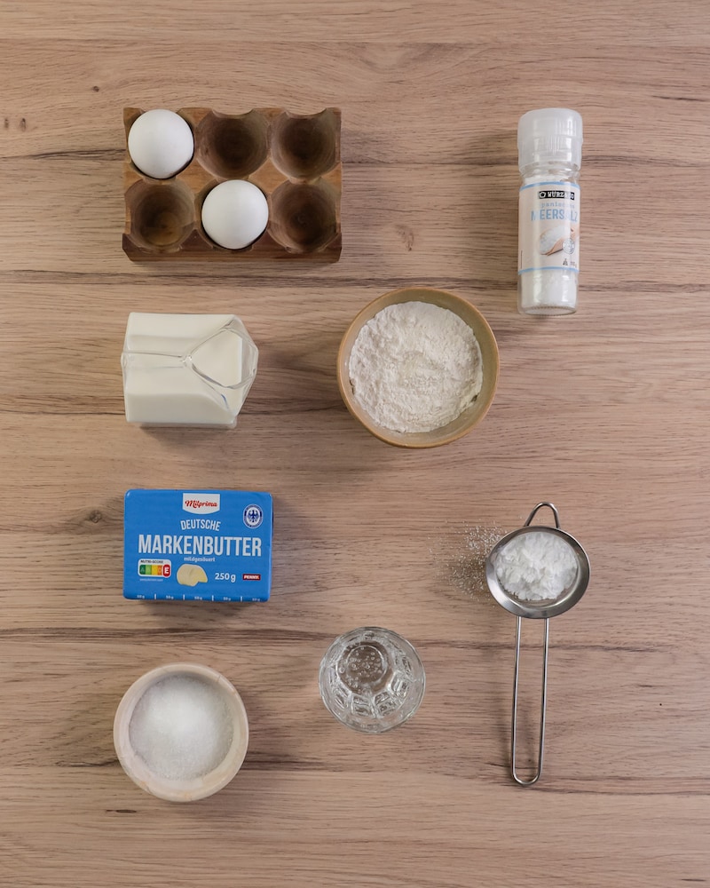 Dieses Bild zeigt die Zuaten für den Kaiserschmarrn.