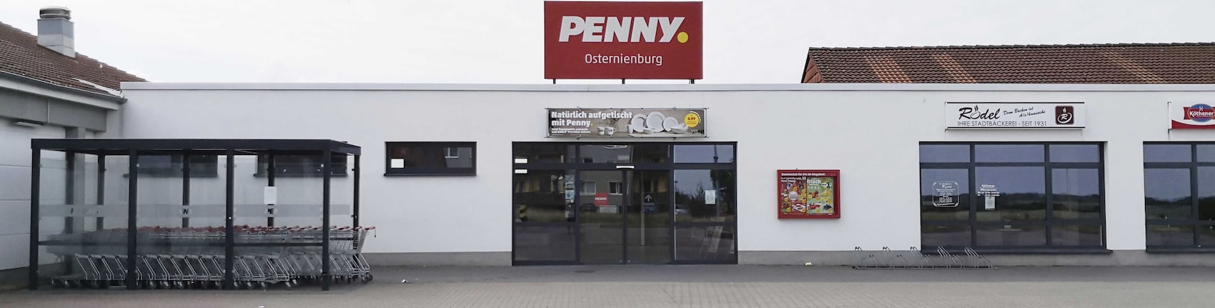 Sie sehen den Eingang vom Penny Markt in Osternienburg, Ernst-Thaelmann-Str. 37