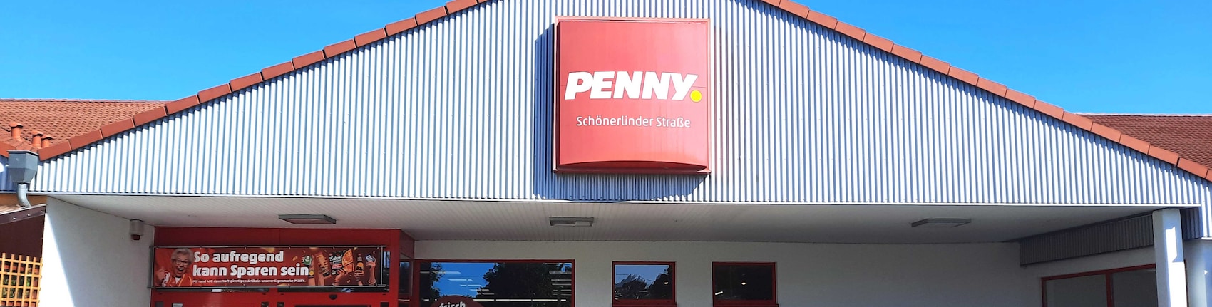 Sie sehen den Eingang vom Penny Markt in Berlin/Buchholz Schoenerlinder Str. 60/65