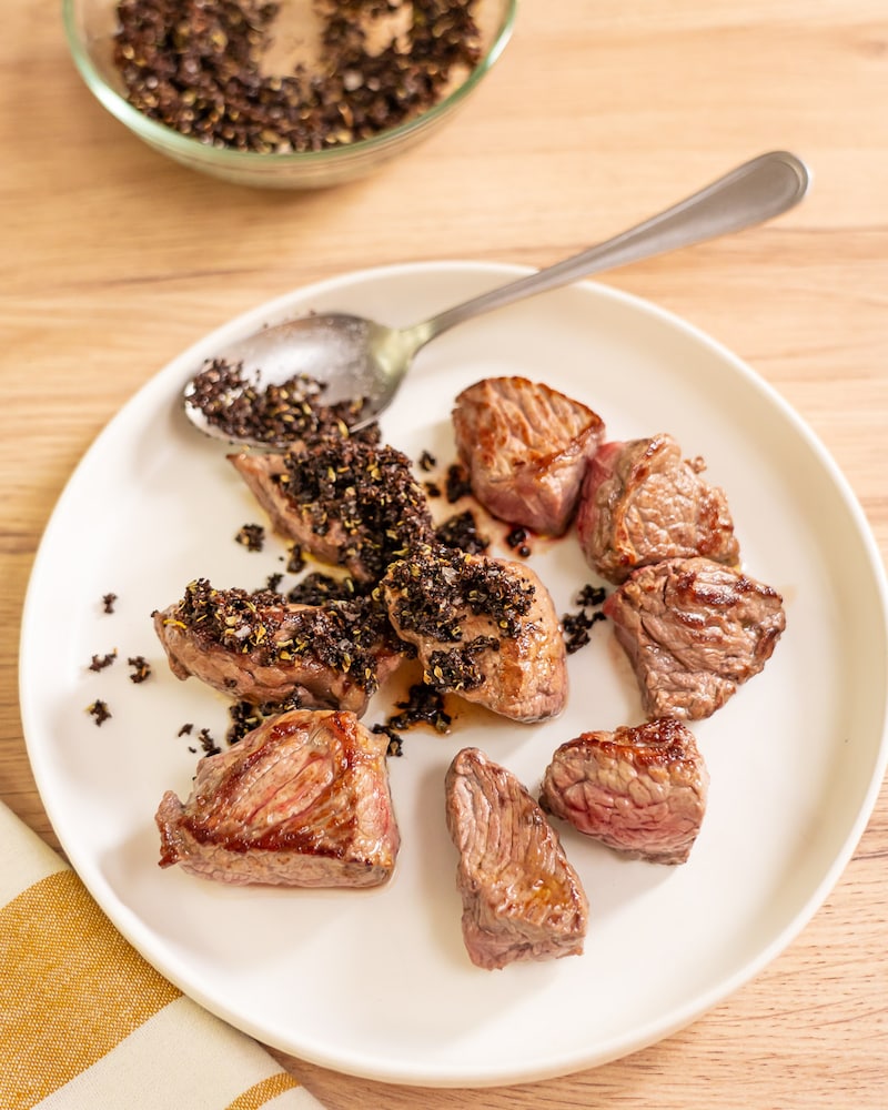 Saftige-Steak-Spiesse mit Metas Kaffee-Rub