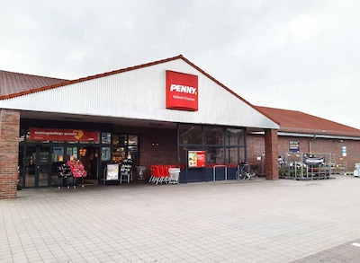 sie sehen den Eingang vom Penny Markt in Elmshorn Koellner Chaussee 68