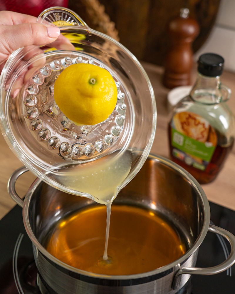 Pfirsichspiesse-mit-Gold-Sirup und Genuss-Hirte-Topping